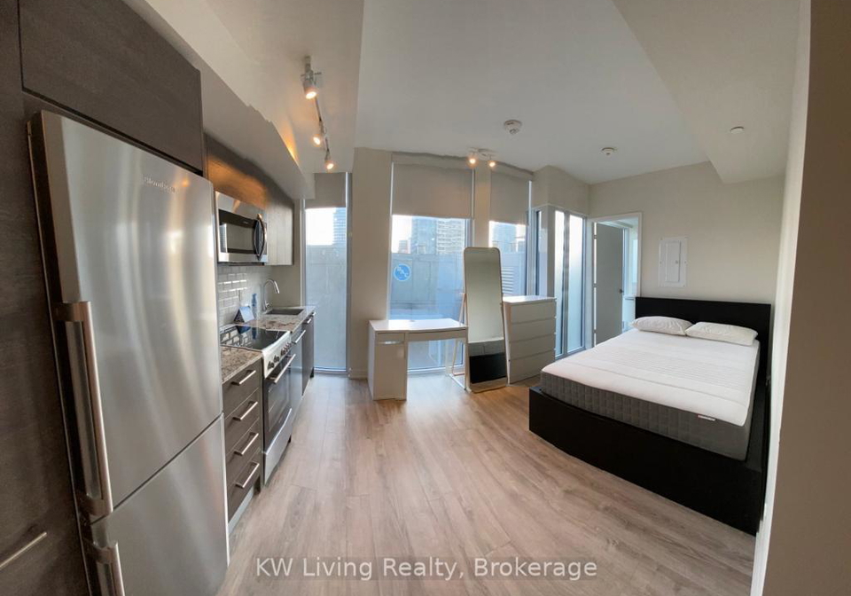 28-wellesley-street-e-e-toronto-ontario-c12309077