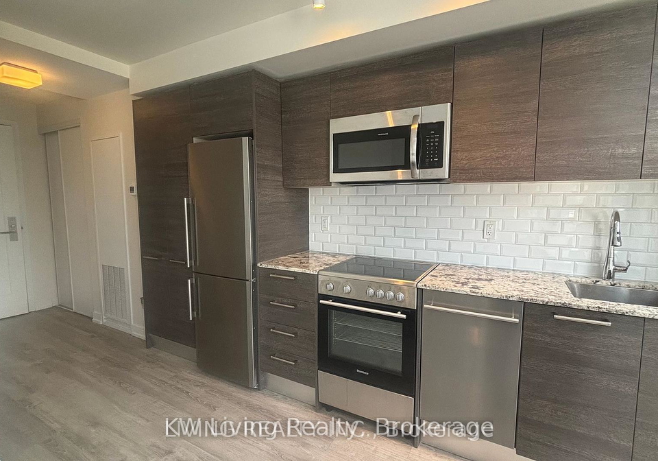 28-wellesley-street-e-e-toronto-ontario-c12309077