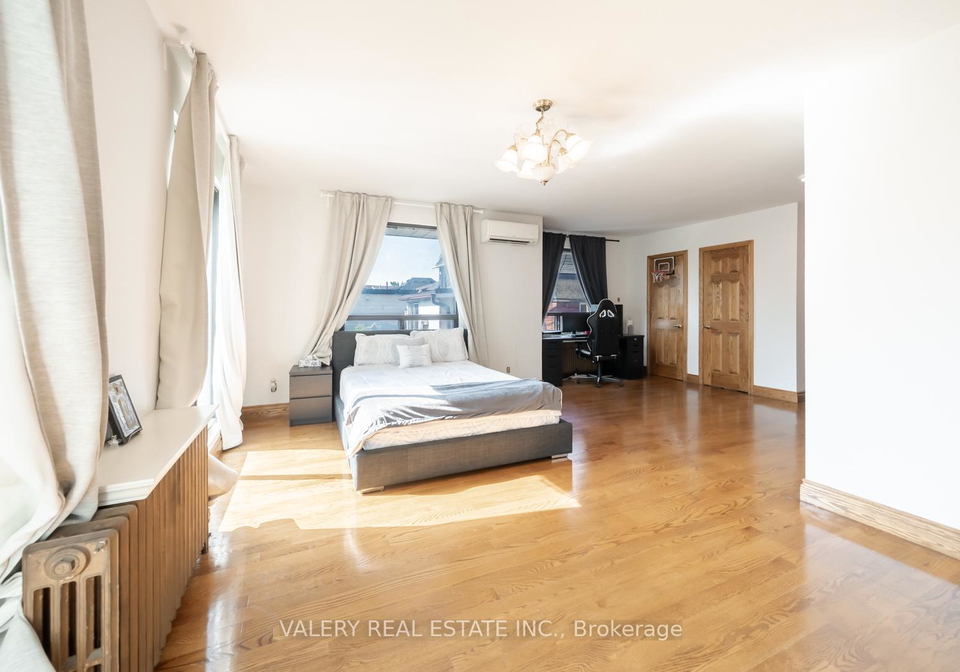 35-pinewood-avenue-toronto-ontario-c12309106