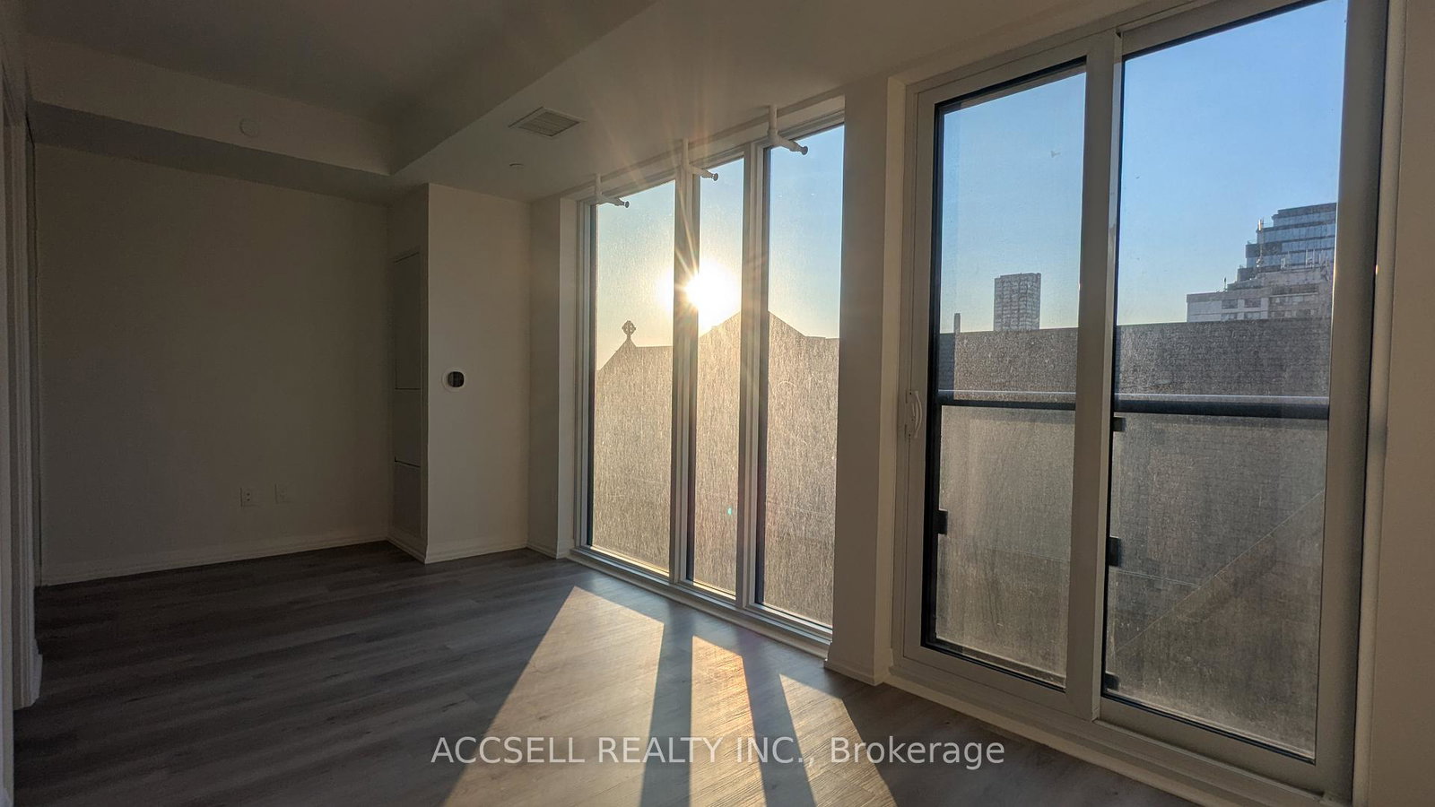 280-dundas-street-w-w-toronto-ontario-c12309359