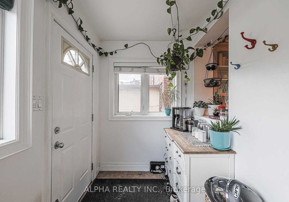 131-beatrice-street-w-w-toronto-ontario-c12309470