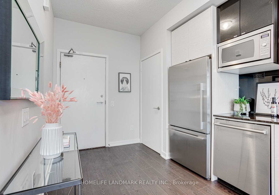 121-mcmahon-drive-north-york-ontario-c12309606