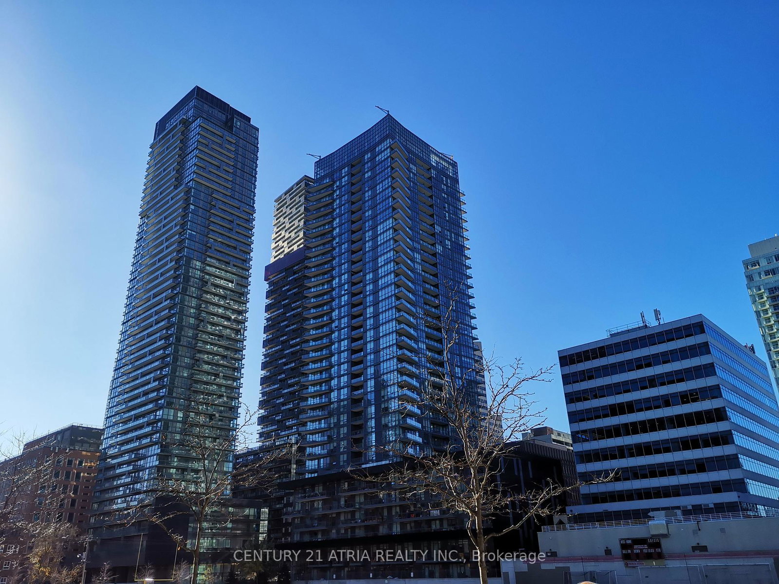 8-eglinton-avenue-e-e-toronto-ontario-c12309614