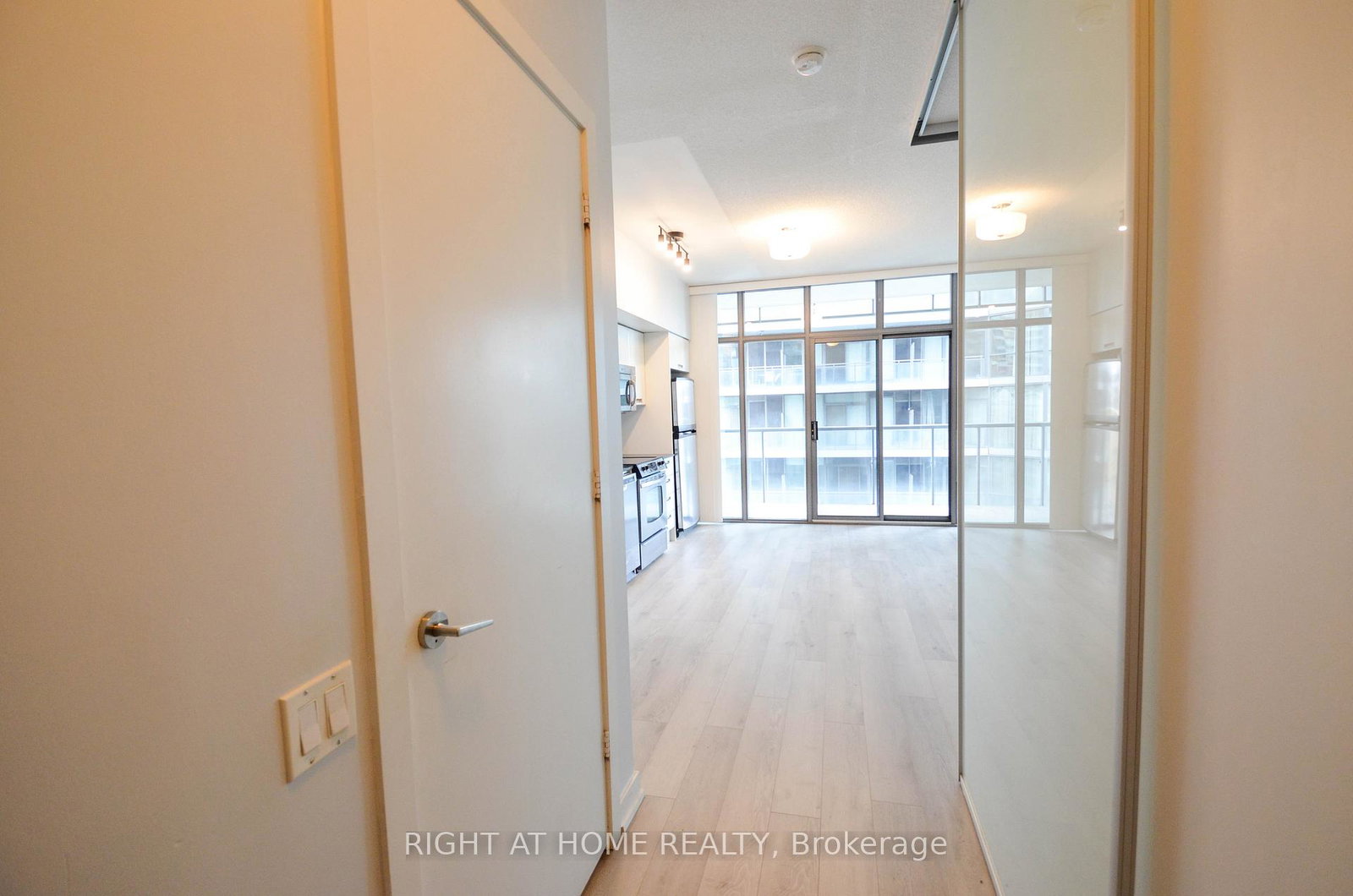 33-charles-street-e-e-toronto-ontario-c12309655