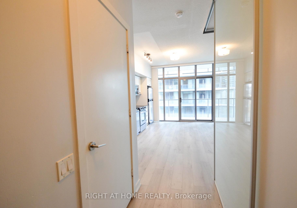 33-charles-street-e-e-toronto-ontario-c12309655