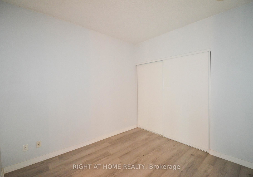 33-charles-street-e-e-toronto-ontario-c12309655