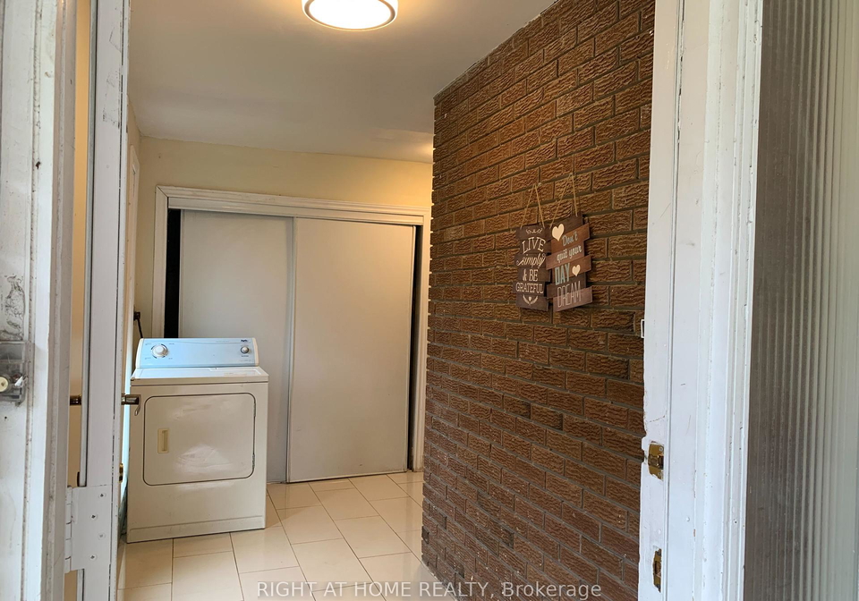 38-lynch-road-north-york-ontario-c12309676
