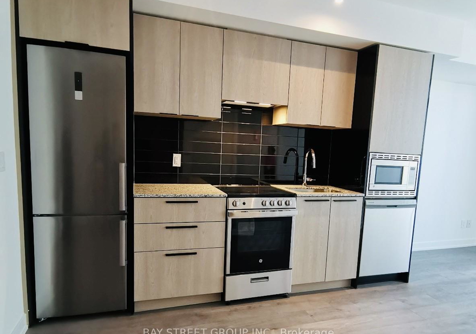501-yonge-street-e-e-toronto-ontario-c12309707