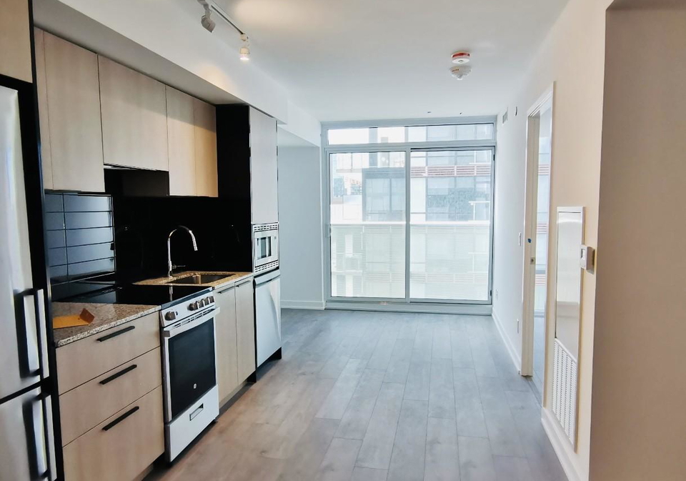 501-yonge-street-e-e-toronto-ontario-c12309707