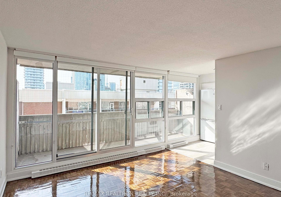 33-isabella-street-toronto-ontario-c12309861