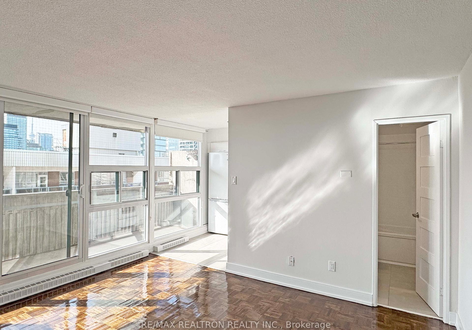 33-isabella-street-toronto-ontario-c12309861
