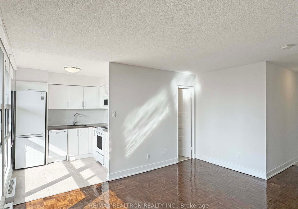 33-isabella-street-toronto-ontario-c12309861