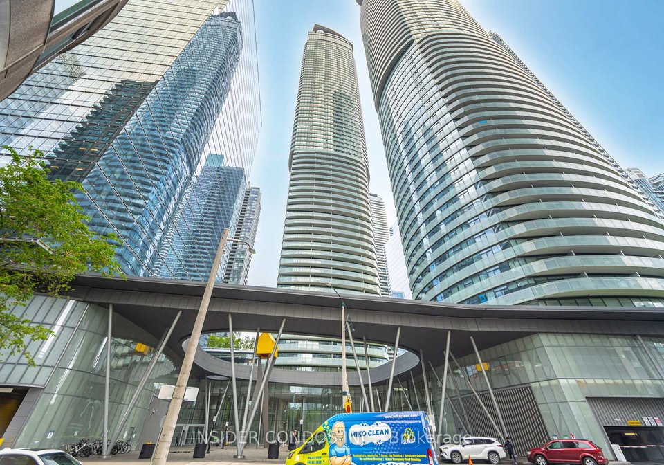12-york-street-toronto-ontario-c12310138
