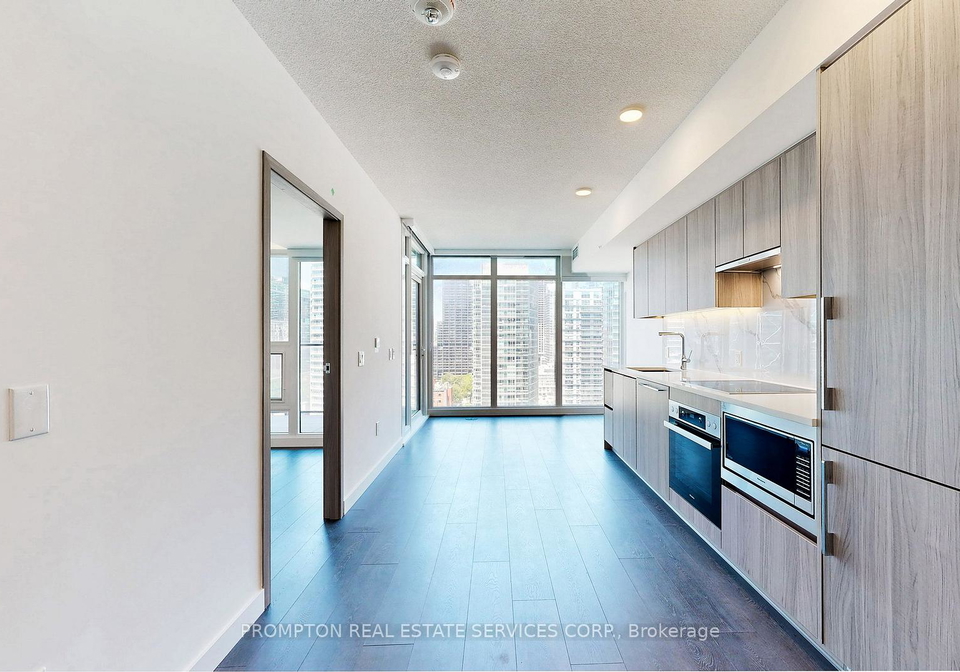 1-concord-cityplace-way-toronto-ontario-c12310361