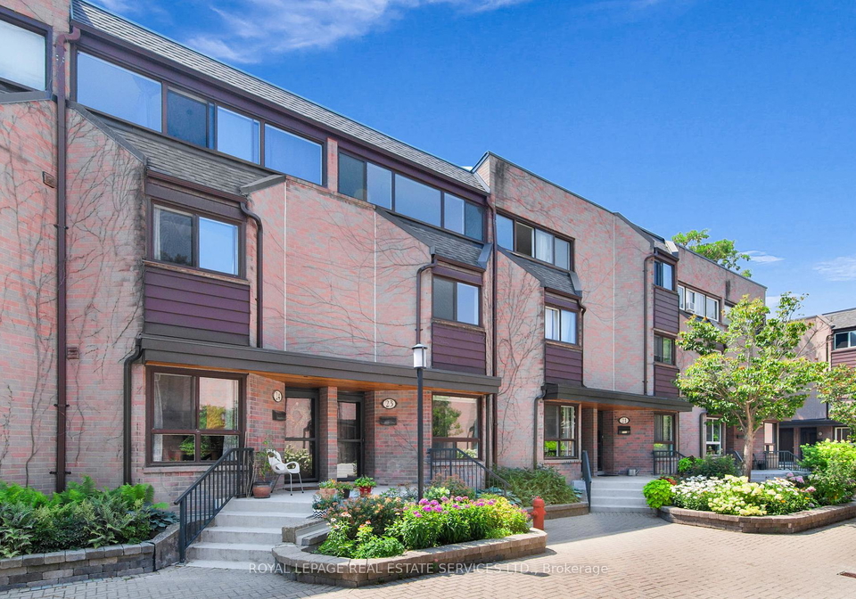 130-clinton-street-toronto-ontario-c12310593
