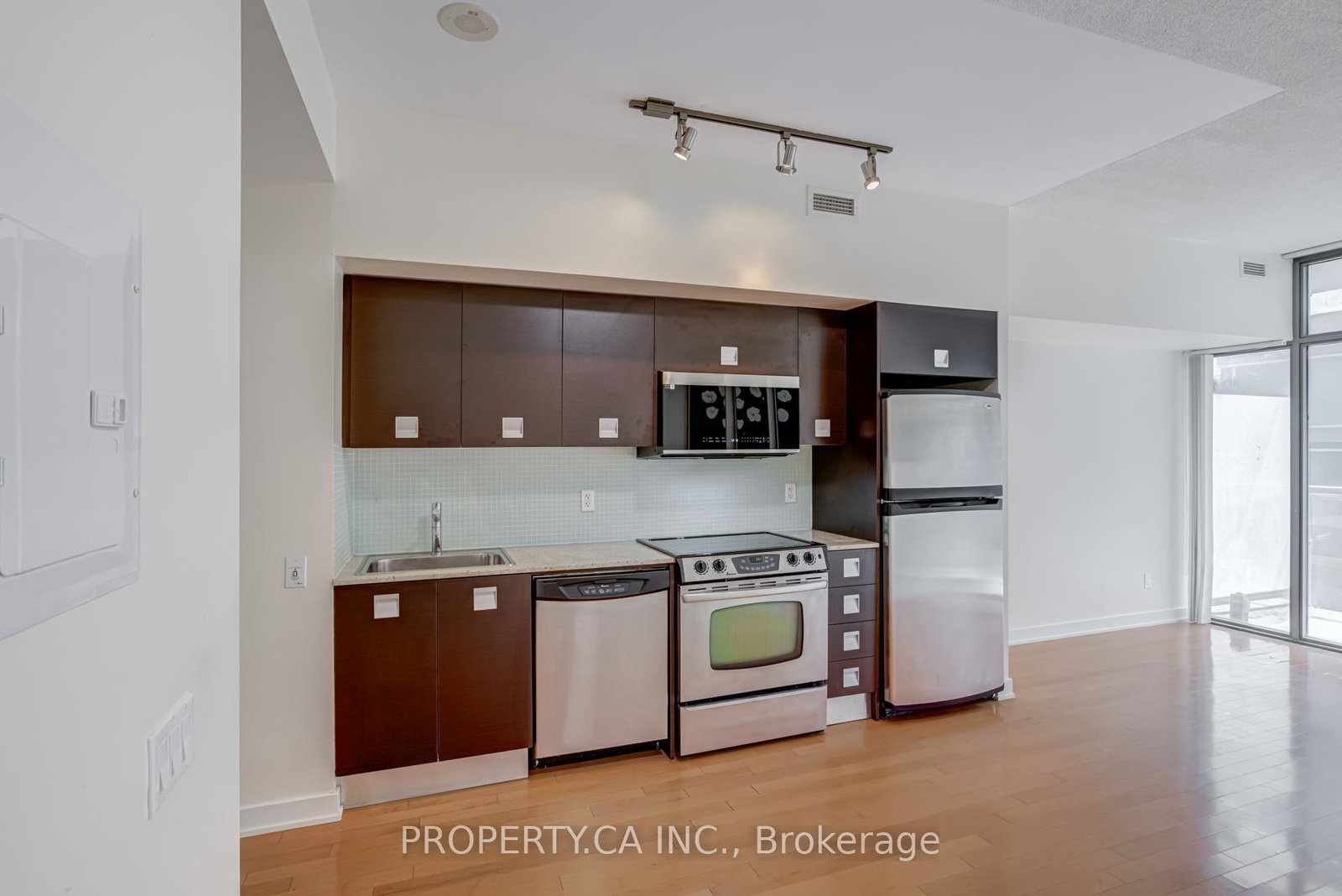 33-charles-street-e-e-toronto-ontario-c12310733