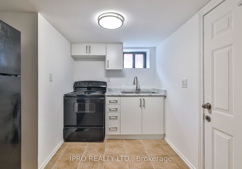 627-sheppard-avenue-toronto-ontario-c12310942