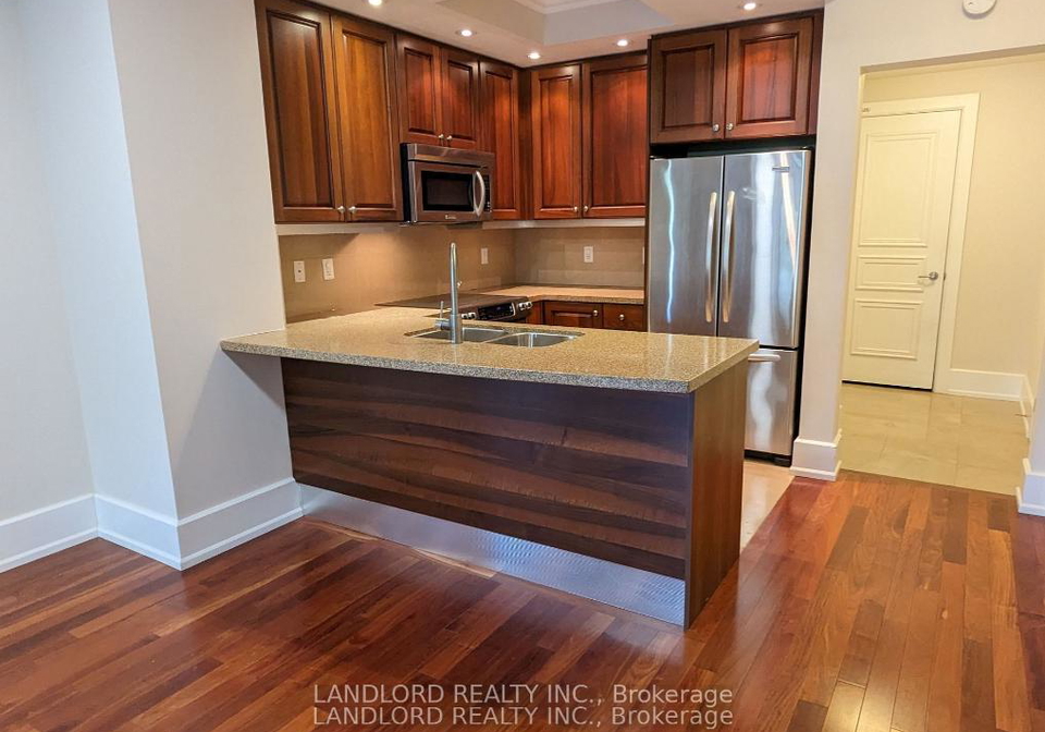 660-sheppard-avenue-e-e-north-york-ontario-c12311190