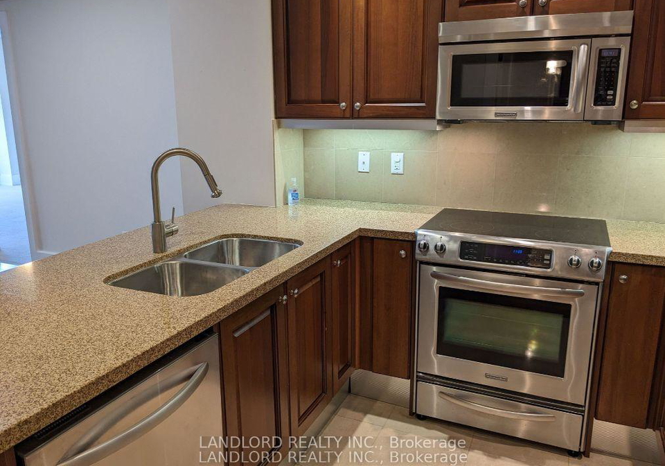 660-sheppard-avenue-e-e-north-york-ontario-c12311190