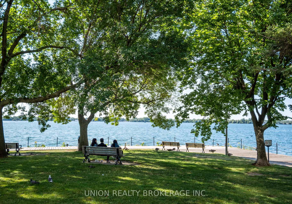 33-harbour-square-toronto-ontario-c12311840