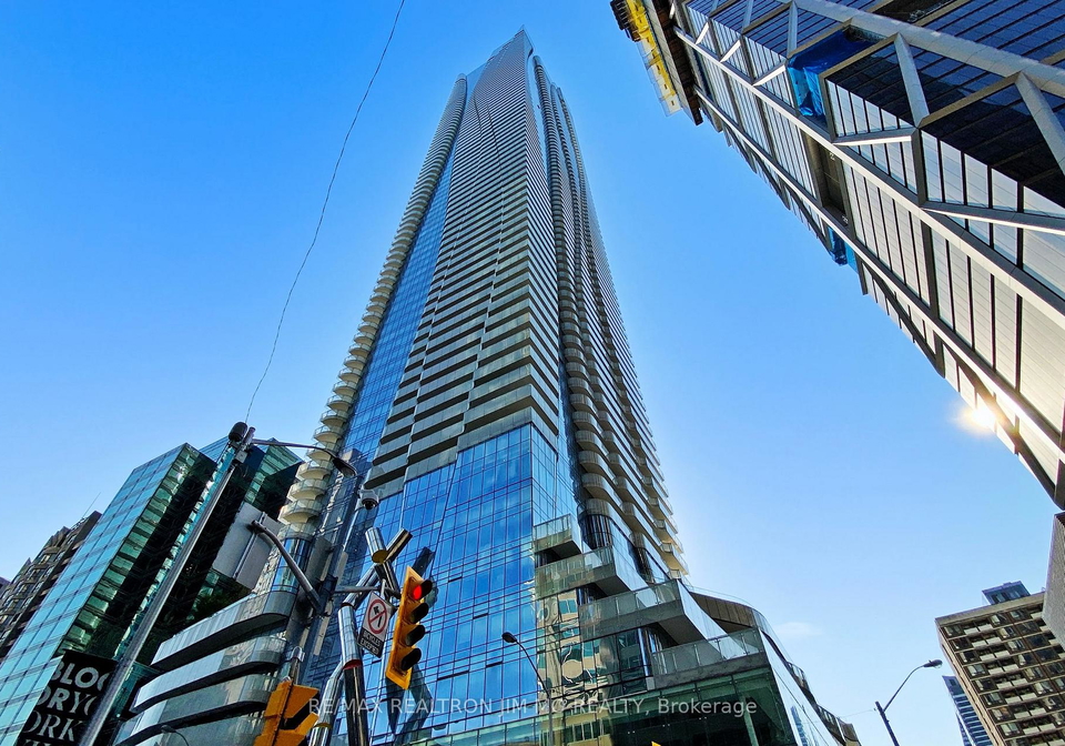 1-bloor-street-e-e-toronto-ontario-c12312296
