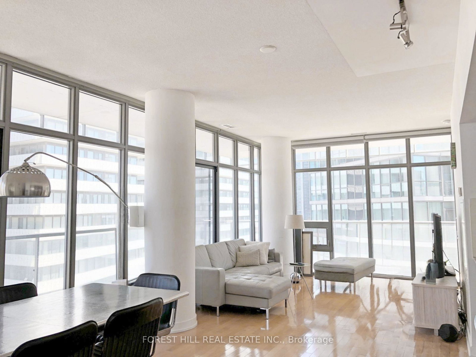 33-charles-street-e-e-toronto-ontario-c12312372