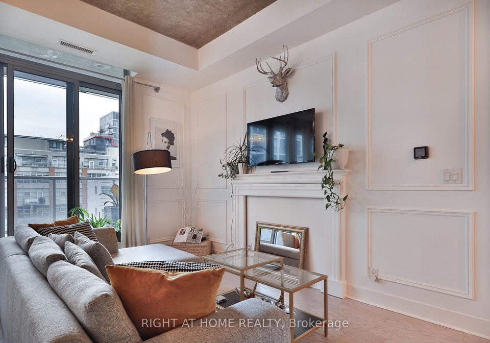 399-adelaide-street-toronto-ontario-c12312653