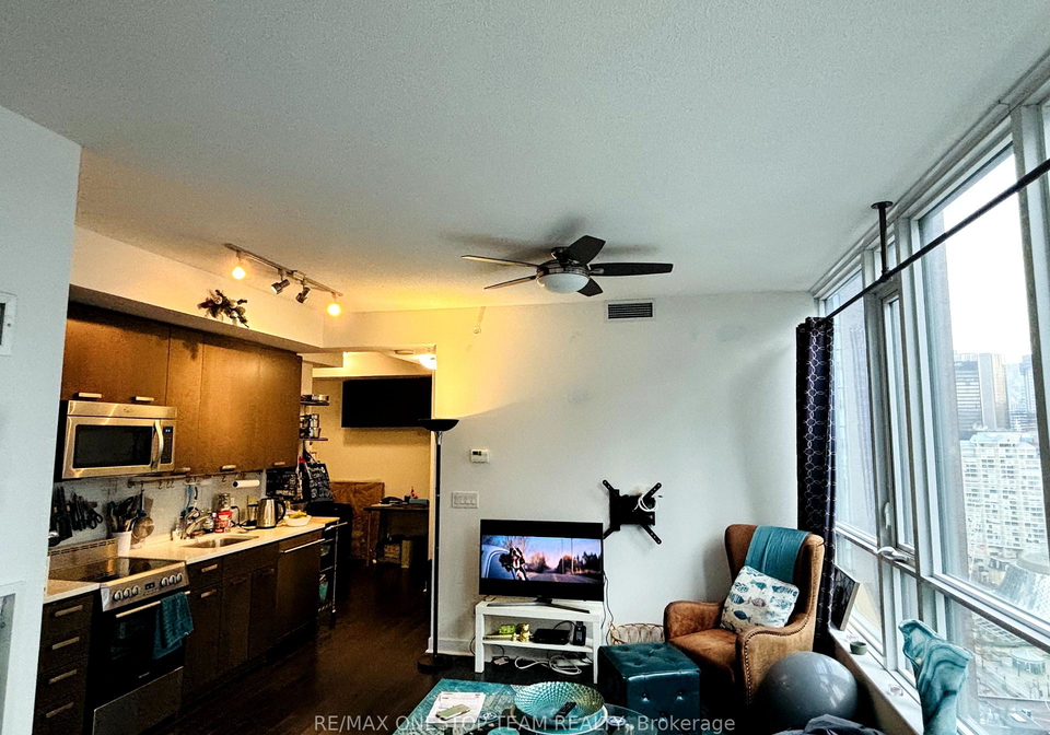 295-adelaide-street-w-w-toronto-ontario-c12312813