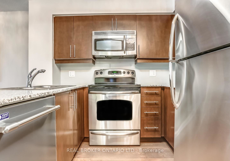 2191-yonge-street-na-toronto-ontario-c12312815