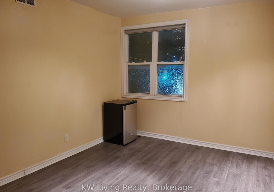 377-dundas-street-w-w-toronto-ontario-c12313438