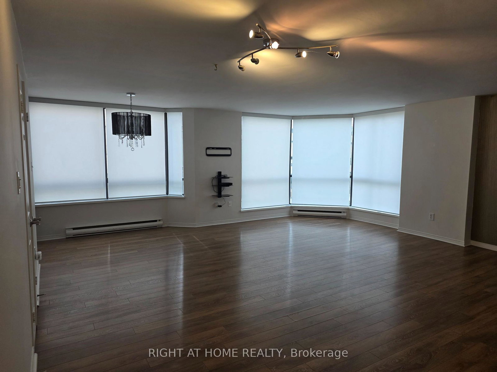 280-simcoe-street-e-e-toronto-ontario-c12313559
