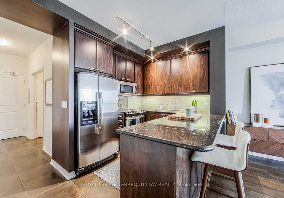 628-fleet-street-toronto-ontario-c12313749