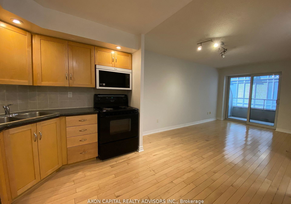 250-wellington-street-w-w-toronto-ontario-c12314018