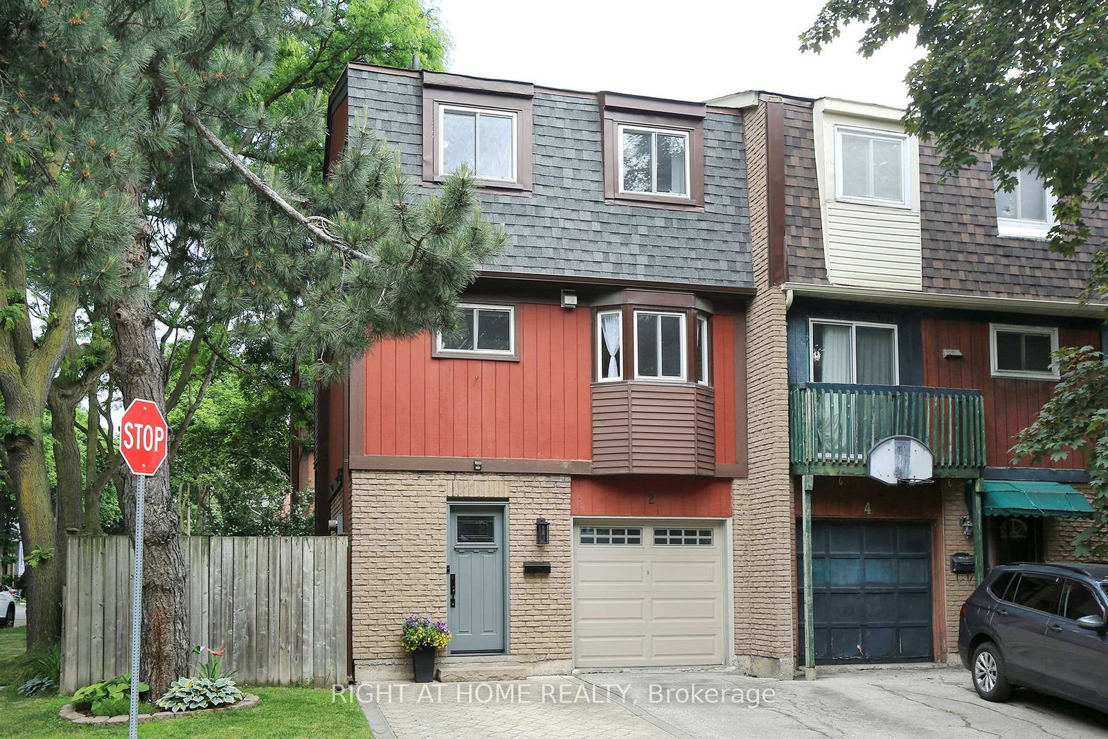 2-snapdragon-drive-north-york-ontario-c12314298