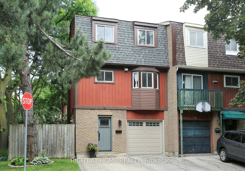 2-snapdragon-drive-north-york-ontario-c12314298