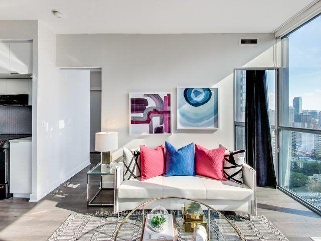 110-charles-street-e-e-toronto-ontario-c12314388