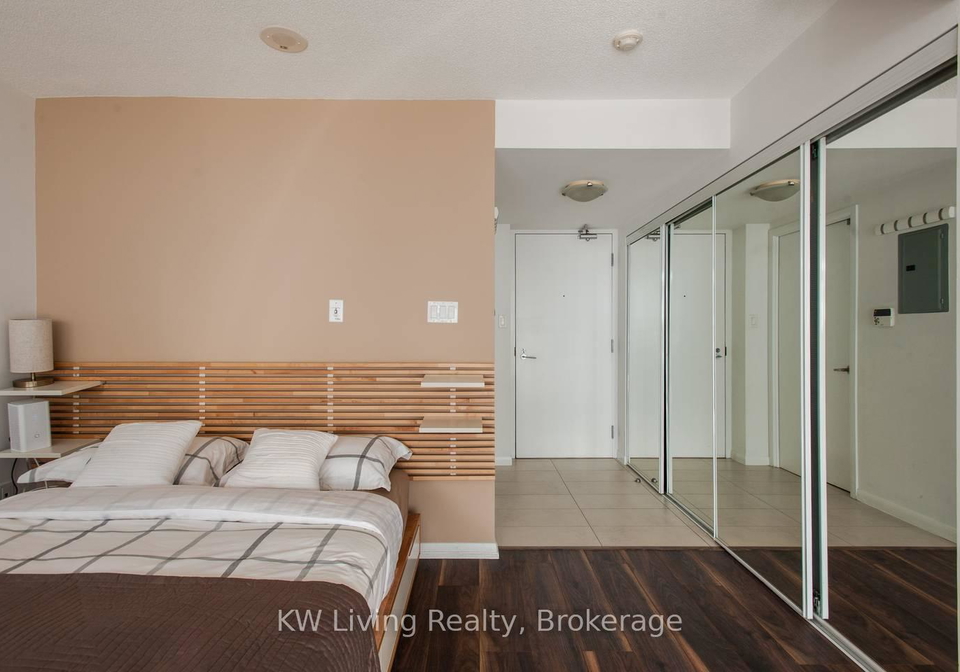 38-grenville-street-toronto-ontario-c12314526