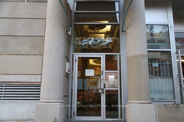 8-oxford-street-toronto-ontario-c12314753