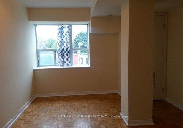 8-oxford-street-toronto-ontario-c12314753
