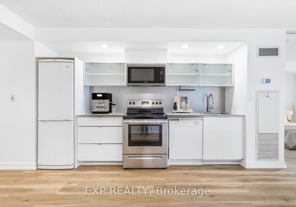 4k-spadina-avenue-toronto-ontario-c12314884