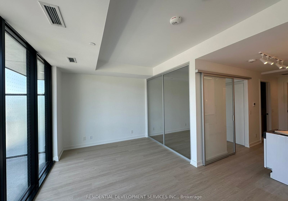 699-sheppard-avenue-e-e-north-york-ontario-c12314908