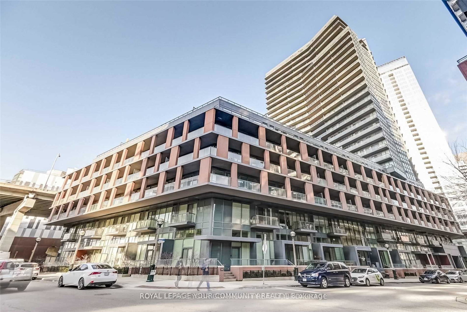 20-bruyeres-mews-toronto-ontario-c12314937