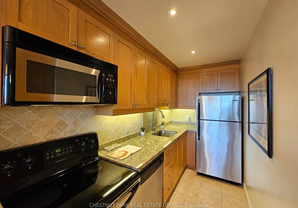 914-yonge-street-toronto-ontario-c12315018