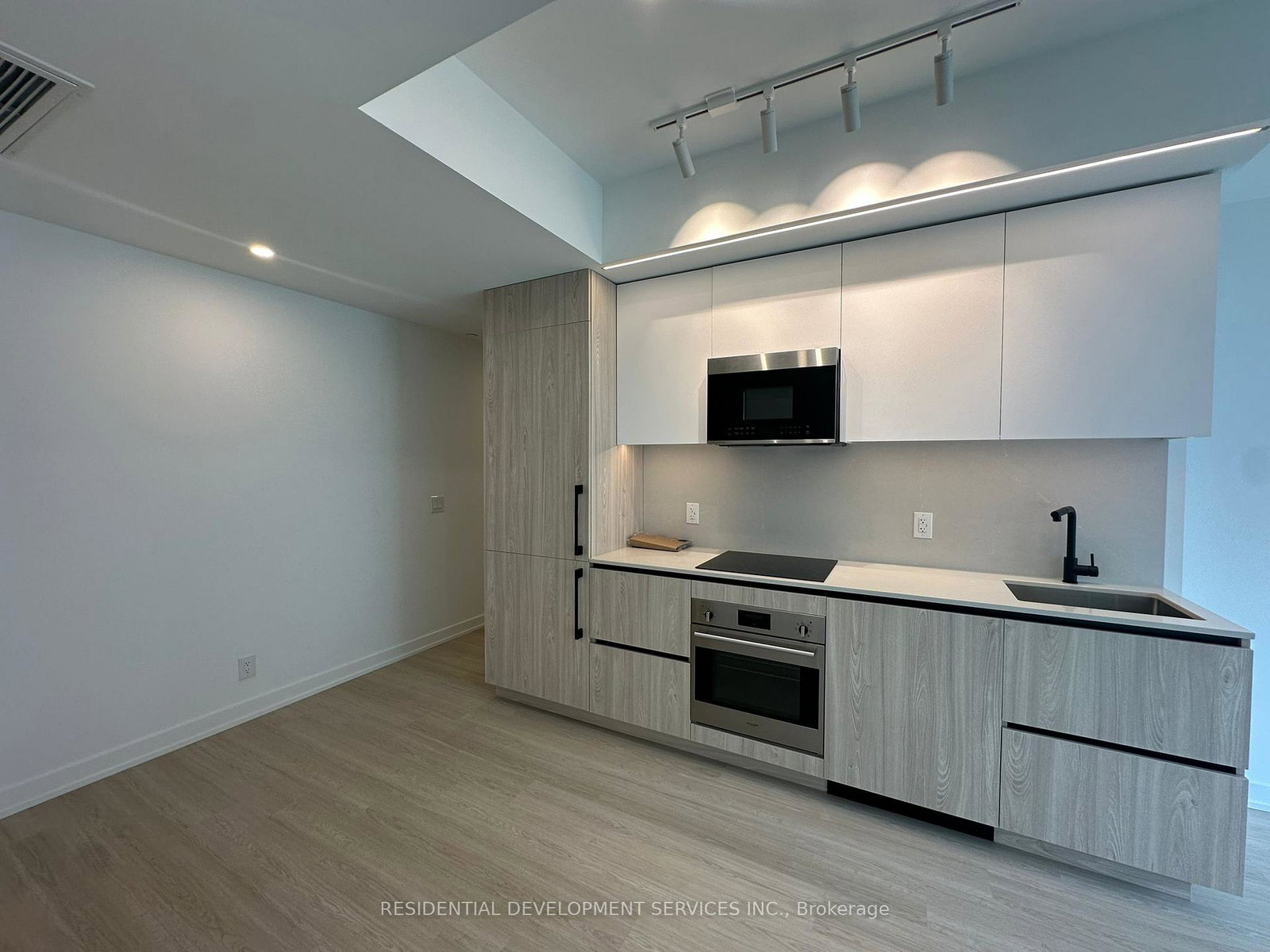 699-sheppard-avenue-e-e-north-york-ontario-c12315039