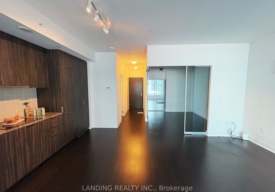 955-bay-street-na-toronto-ontario-c12315102
