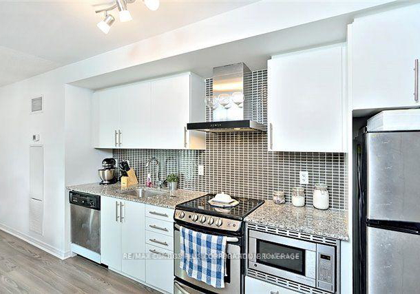 352-front-street-w-w-toronto-ontario-c12315267