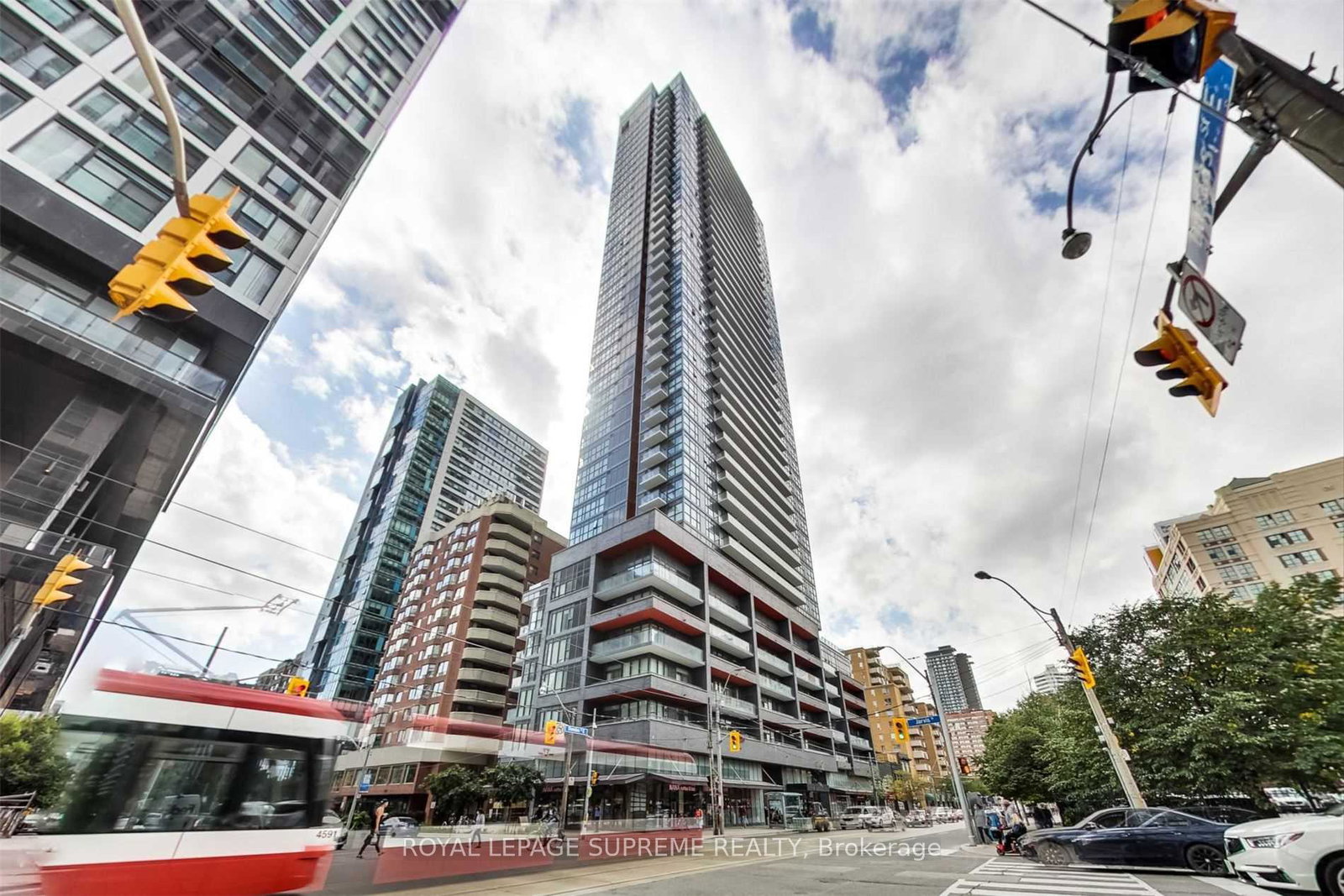 159-dundas-street-e-e-toronto-ontario-c12315301
