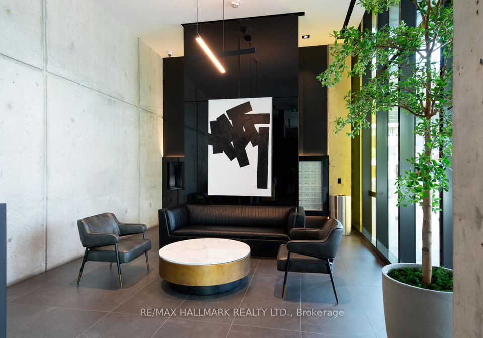 21-lawren-harris-square-toronto-ontario-c12315683
