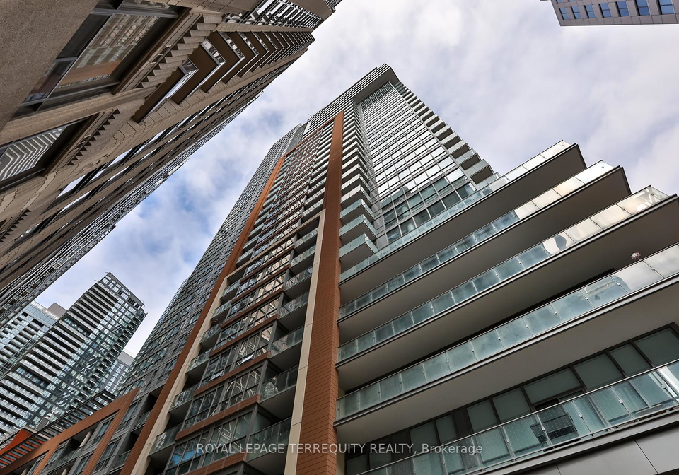 8-mercer-street-toronto-ontario-c12316066