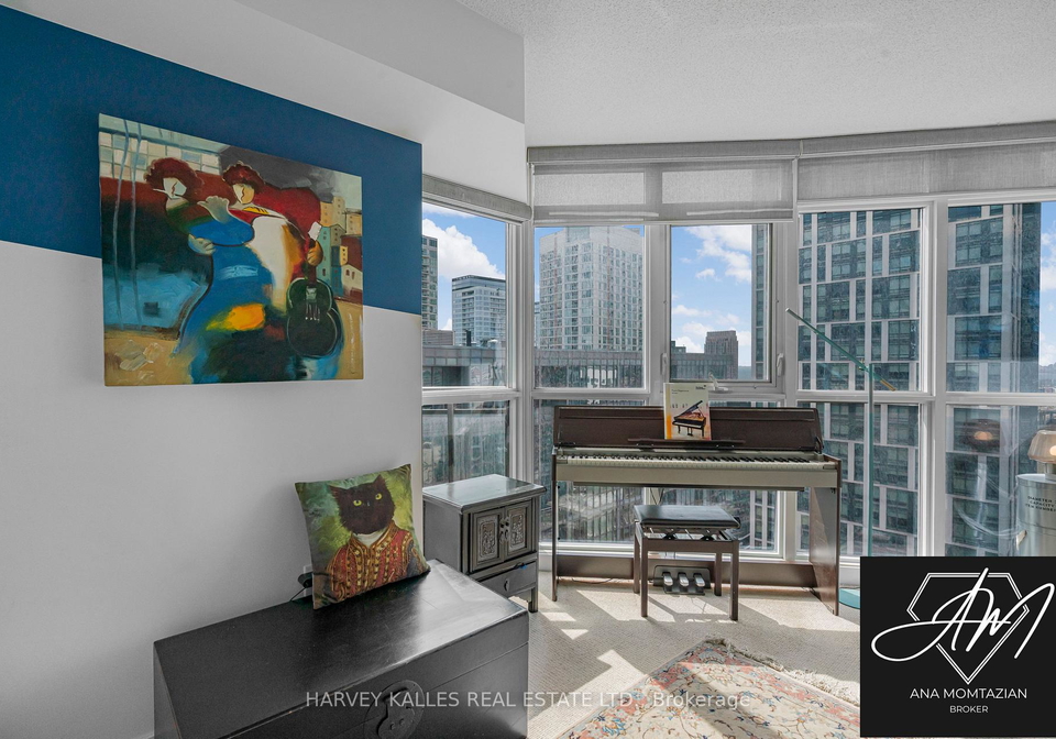 21-iceboat-terrace-toronto-ontario-c12316134